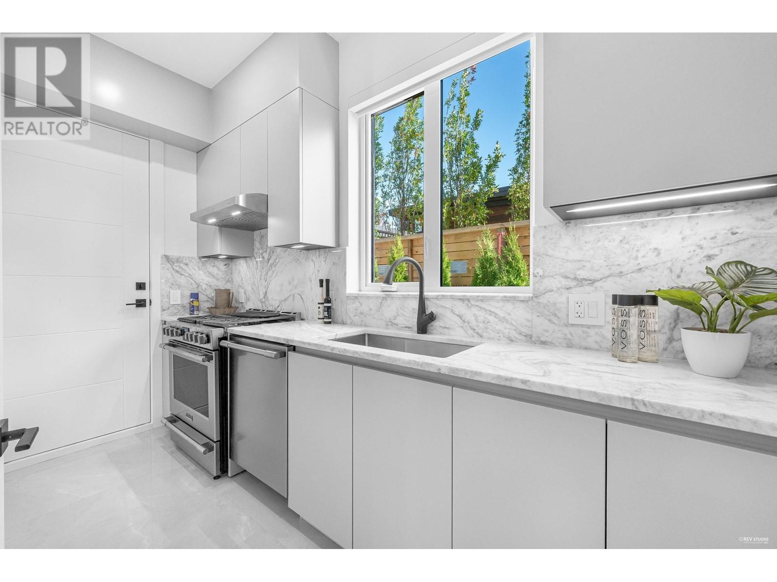 2221 Kings Avenue, West Vancouver, British Columbia  V7V 2C1 - Photo 17 - R2825335