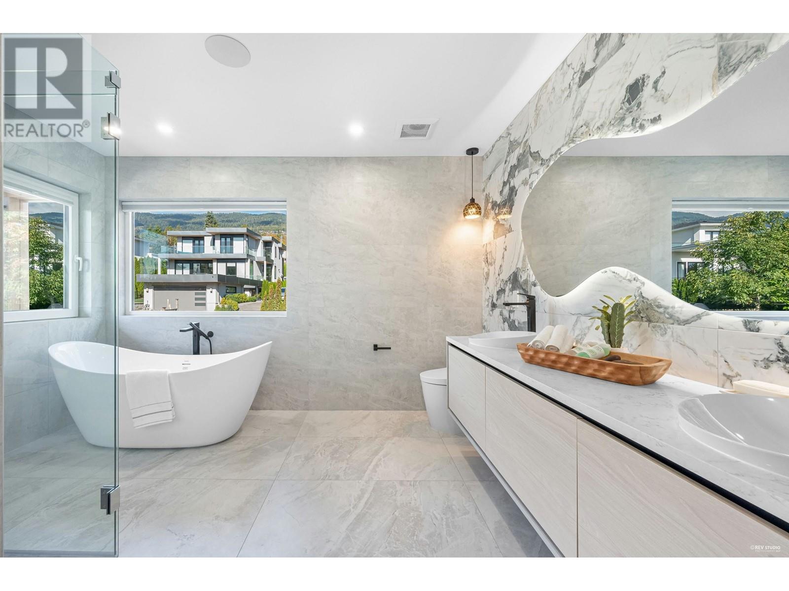 2221 Kings Avenue, West Vancouver, British Columbia  V7V 2C1 - Photo 26 - R2825335