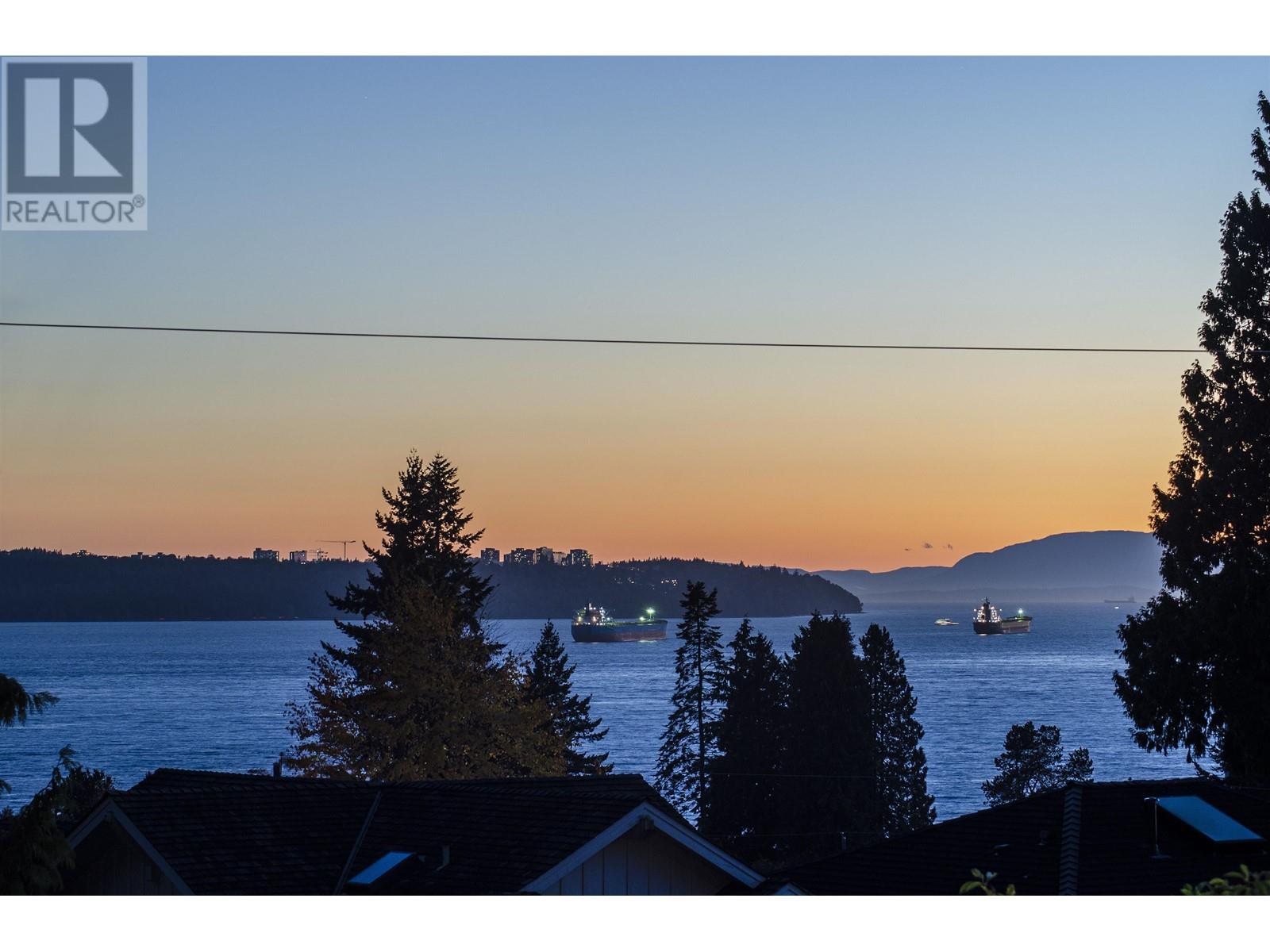 2221 Kings Avenue, West Vancouver, British Columbia  V7V 2C1 - Photo 32 - R2825335