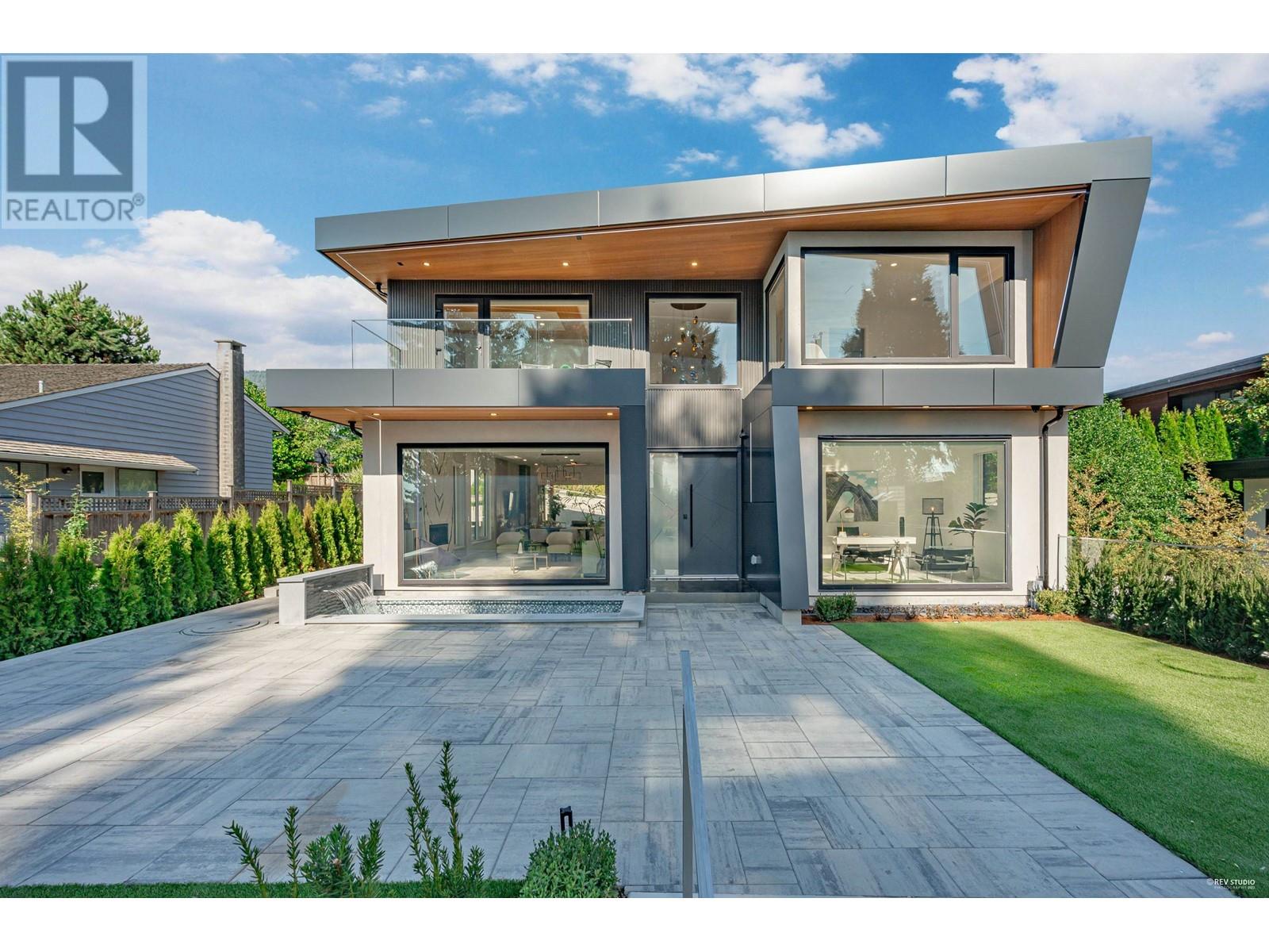 2221 Kings Avenue, West Vancouver, British Columbia  V7V 2C1 - Photo 4 - R2825335