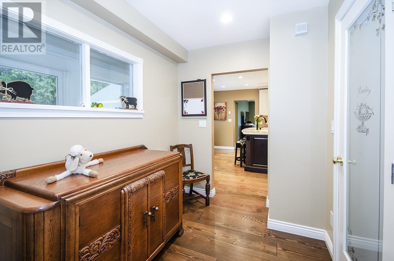 10818 280 Street, Maple Ridge, British Columbia  V2W 1T8 - Photo 13 - R2825355