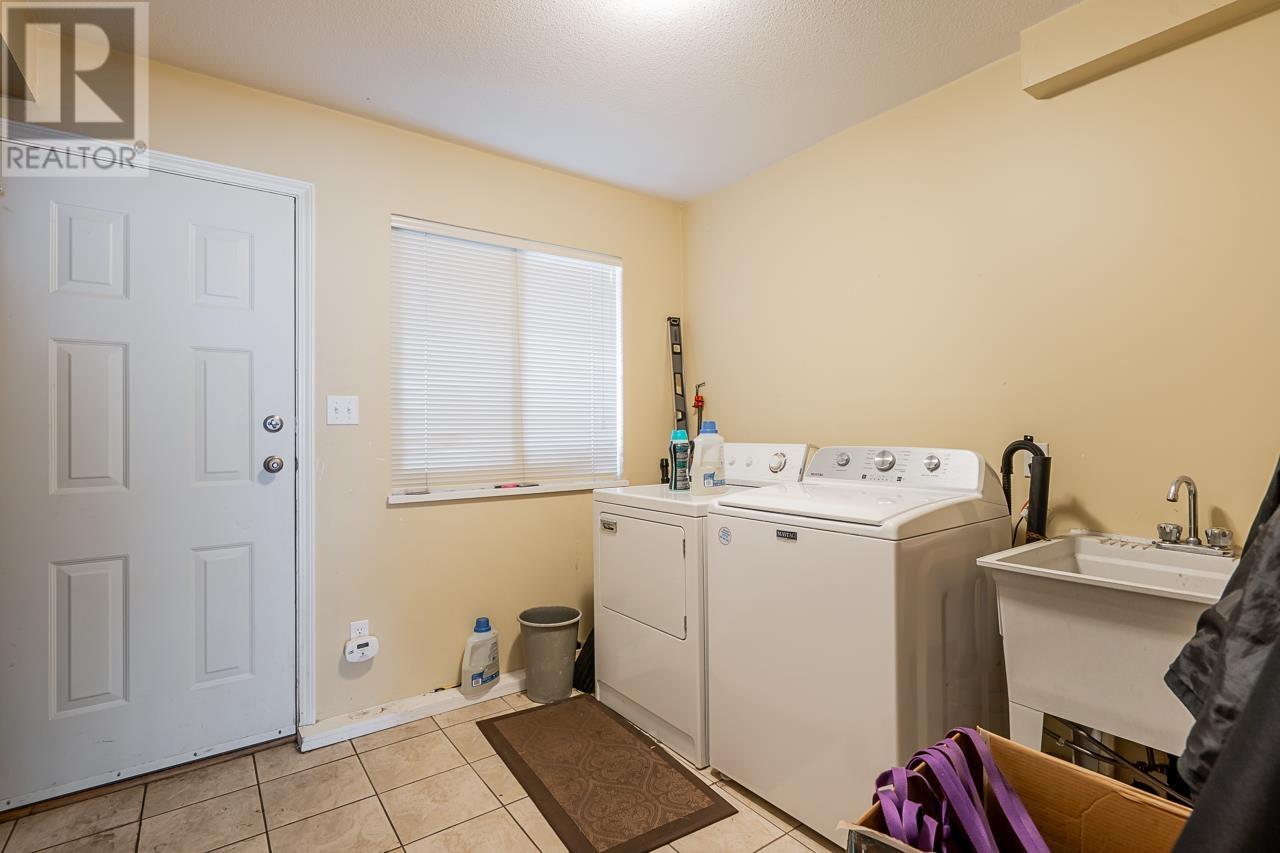 6975 Aubrey Street, Burnaby, British Columbia  V5B 2E4 - Photo 25 - R2825334