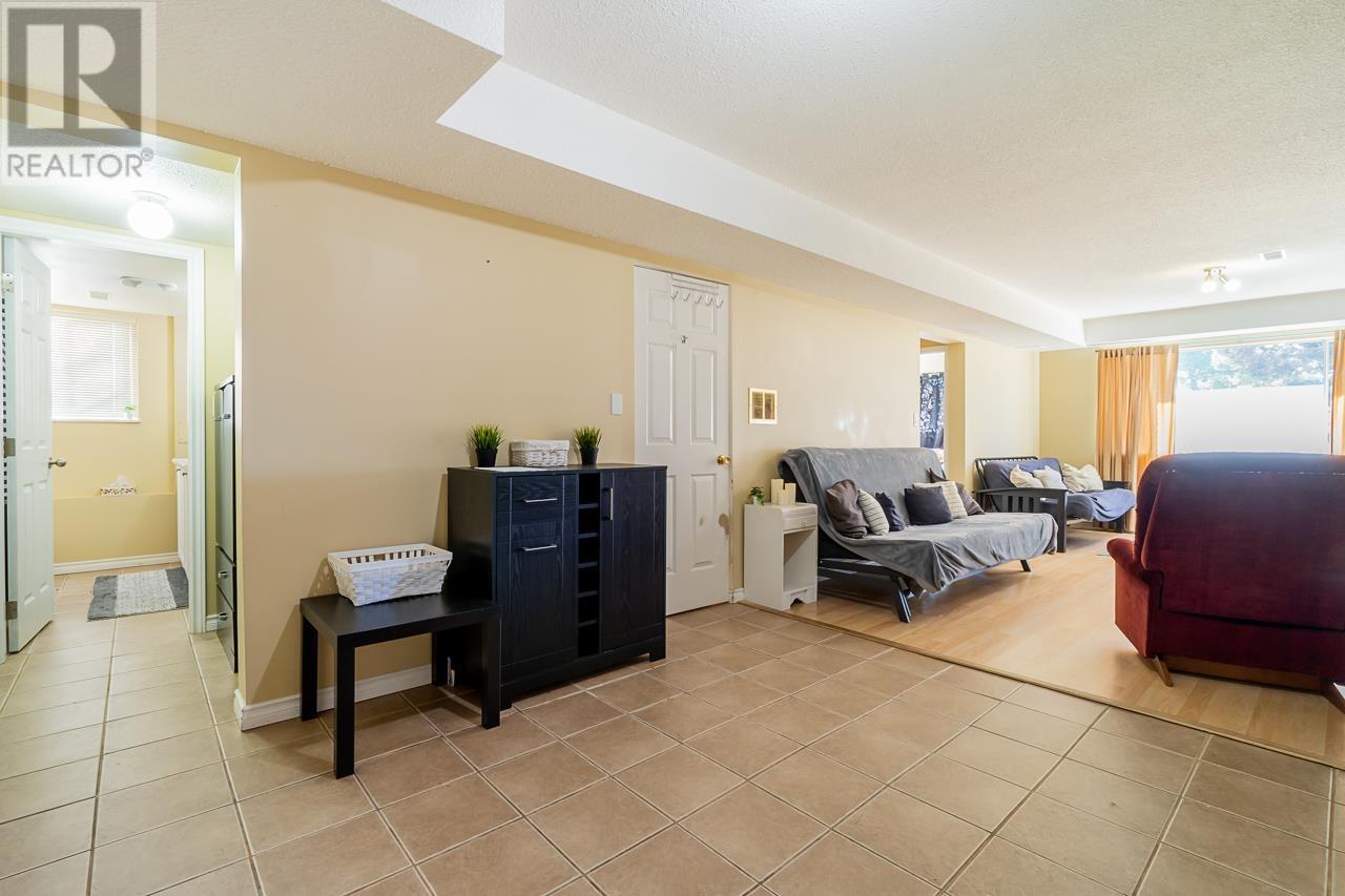 6975 Aubrey Street, Burnaby, British Columbia  V5B 2E4 - Photo 23 - R2825334