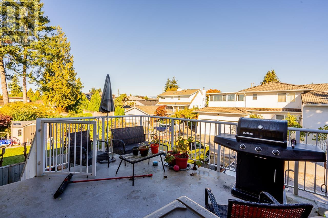 6975 Aubrey Street, Burnaby, British Columbia  V5B 2E4 - Photo 12 - R2825334