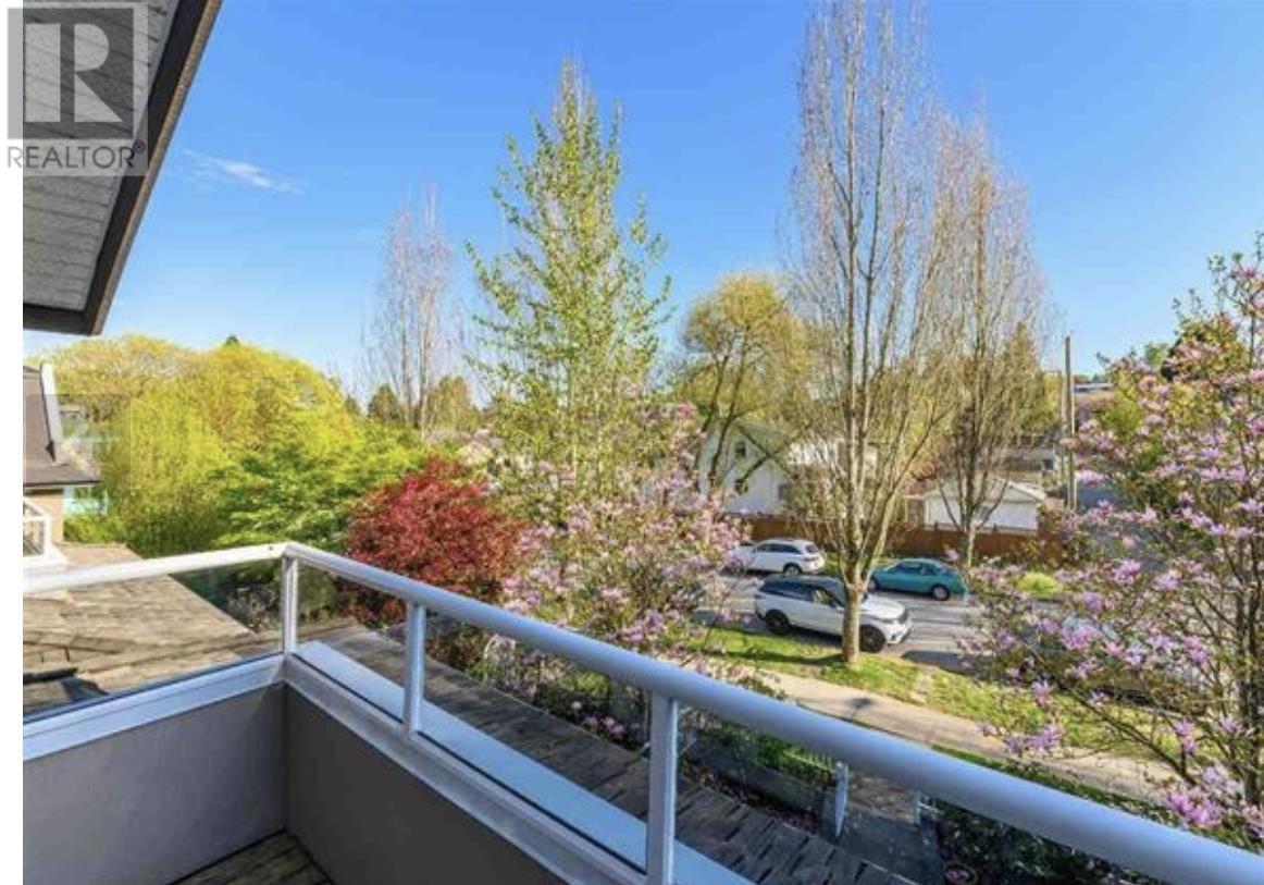 3721 W 11TH AVENUE, vancouver, British Columbia