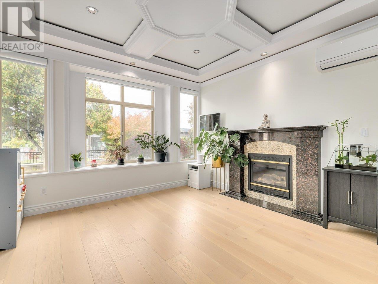 6140 Bryant Street, Burnaby, British Columbia  V5H 1Y1 - Photo 5 - R2825367