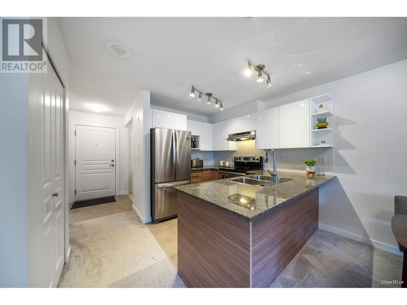 310 4728 Brentwood Drive, Burnaby, British Columbia  V5C 0G2 - Photo 3 - R2825434