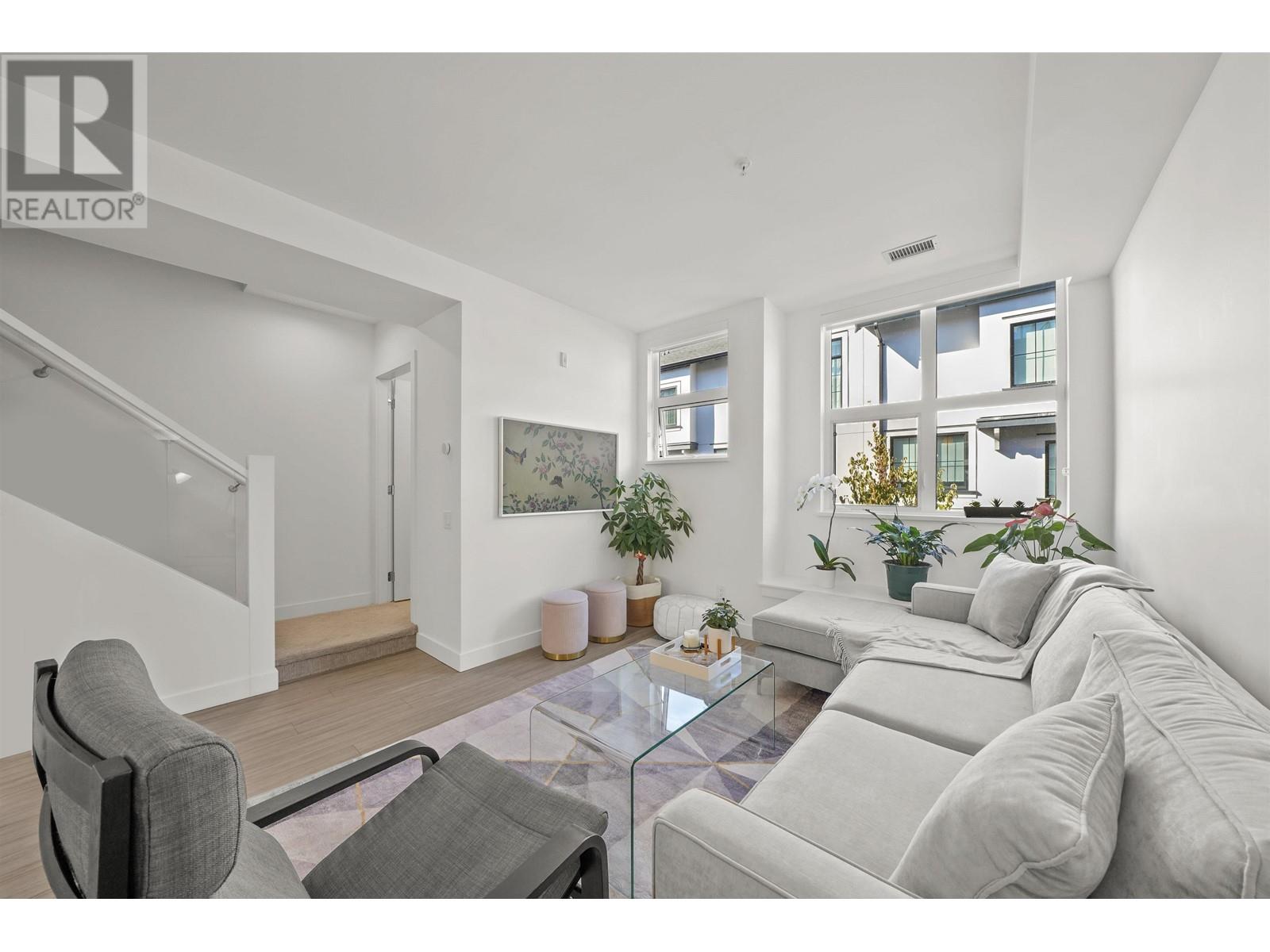 237 2060 CURLING ROAD, north vancouver, British Columbia