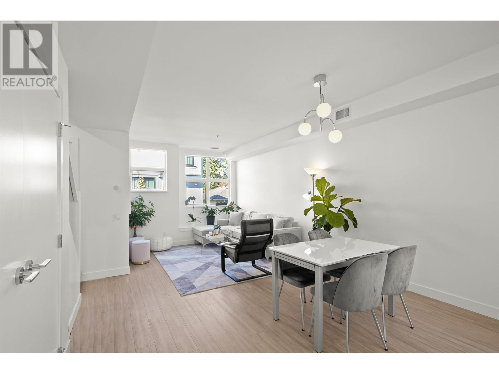 237 2060 Curling Road, North Vancouver, British Columbia  V7P 0E1 - Photo 5 - R2825467