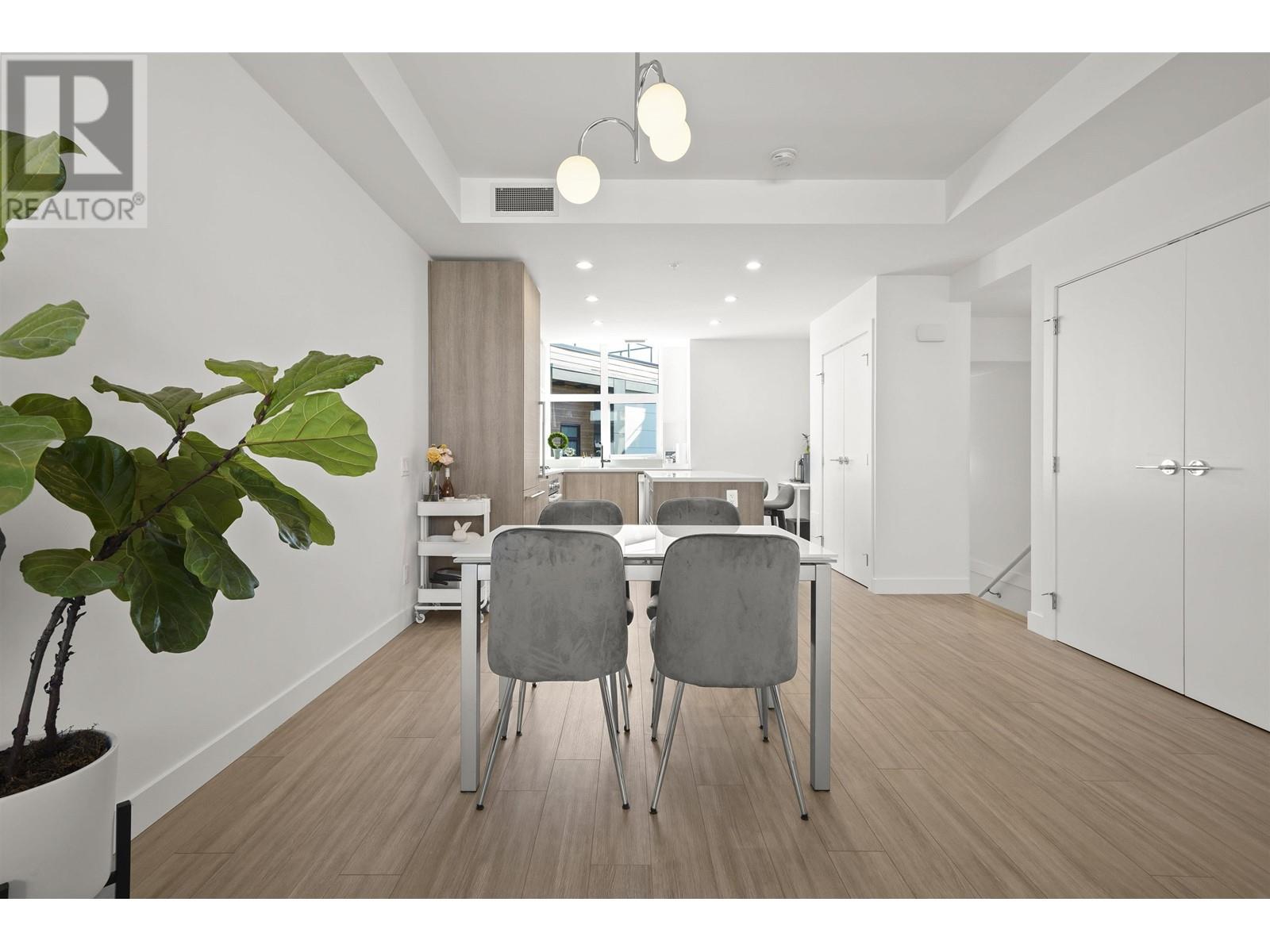237 2060 Curling Road, North Vancouver, British Columbia  V7P 0E1 - Photo 6 - R2825467