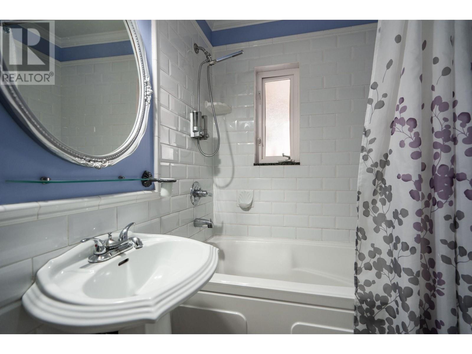 6654 Imperial Street, Burnaby, British Columbia  V5E 1M8 - Photo 11 - R2825412