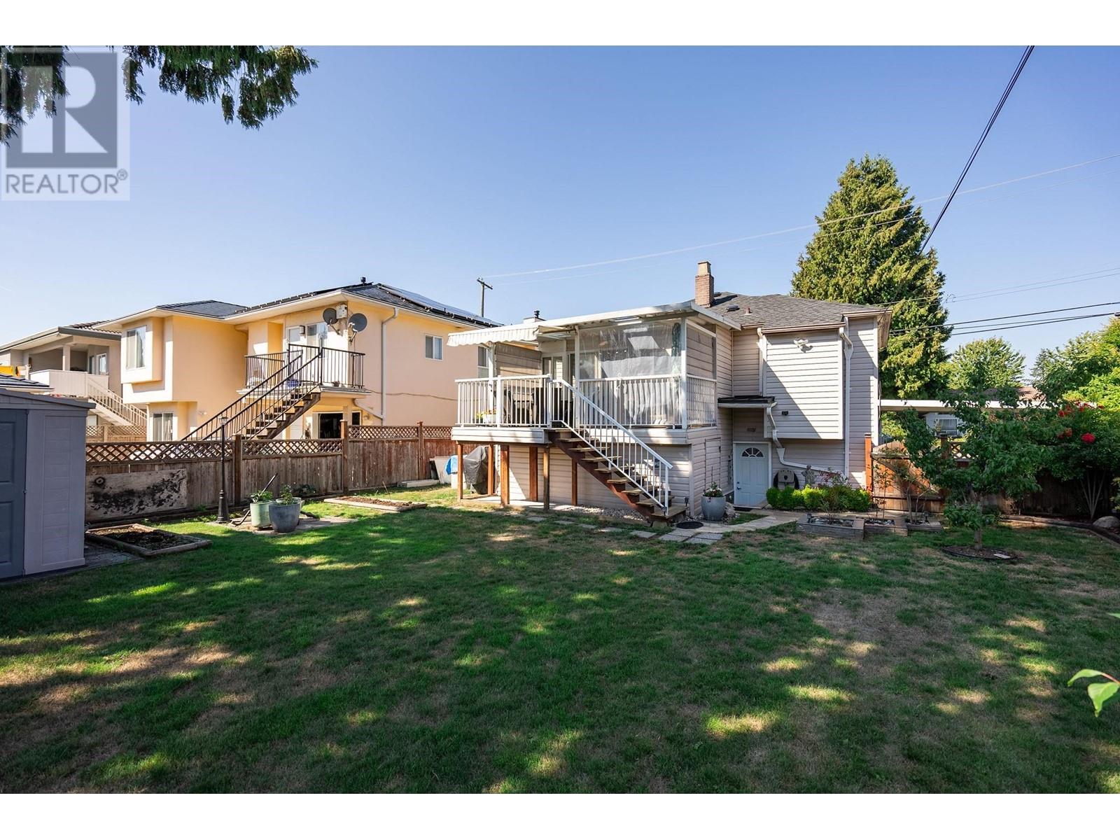 6654 Imperial Street, Burnaby, British Columbia  V5E 1M8 - Photo 2 - R2825412