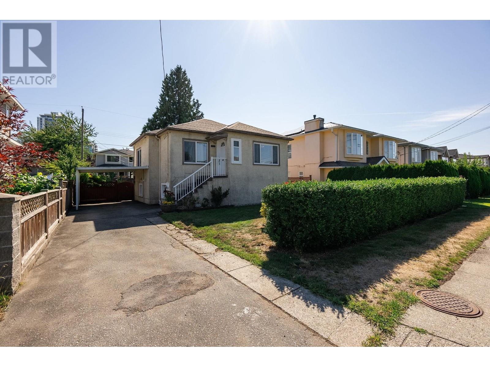 6654 Imperial Street, Burnaby, British Columbia  V5E 1M8 - Photo 4 - R2825412