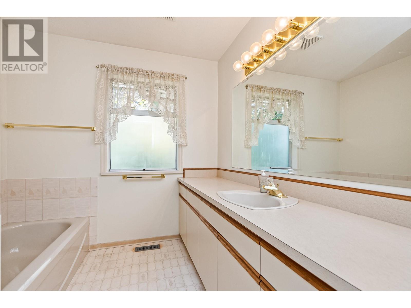 25461 130 Avenue, Maple Ridge, British Columbia  V4R 1C9 - Photo 24 - R2825484