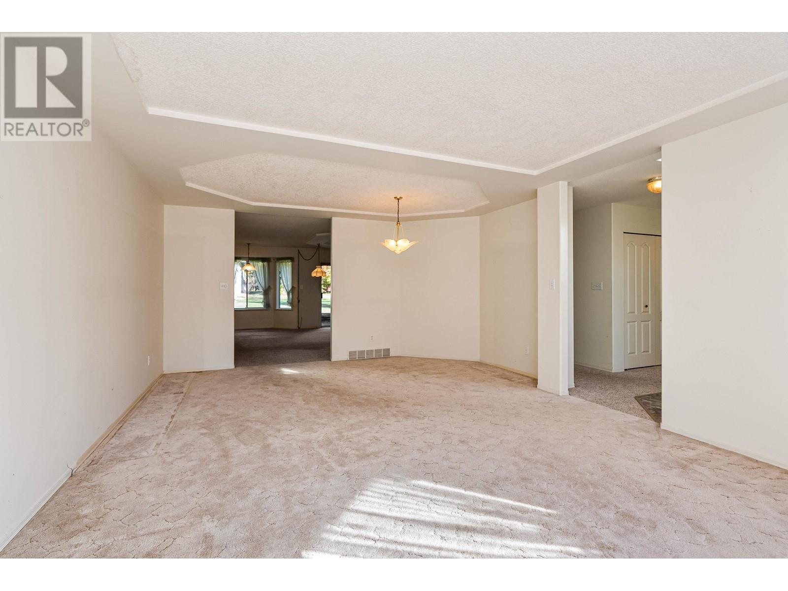 25461 130 Avenue, Maple Ridge, British Columbia  V4R 1C9 - Photo 3 - R2825484