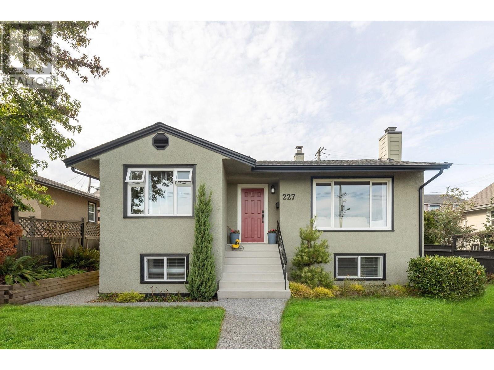 227 E EIGHTH AVENUE, new westminster, British Columbia