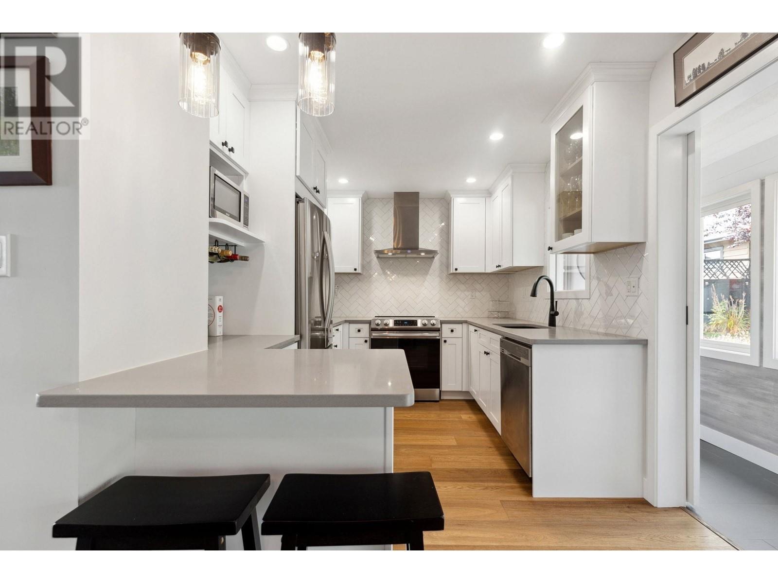 227 E Eighth Avenue, New Westminster, British Columbia  V3L 4K3 - Photo 11 - R2825506
