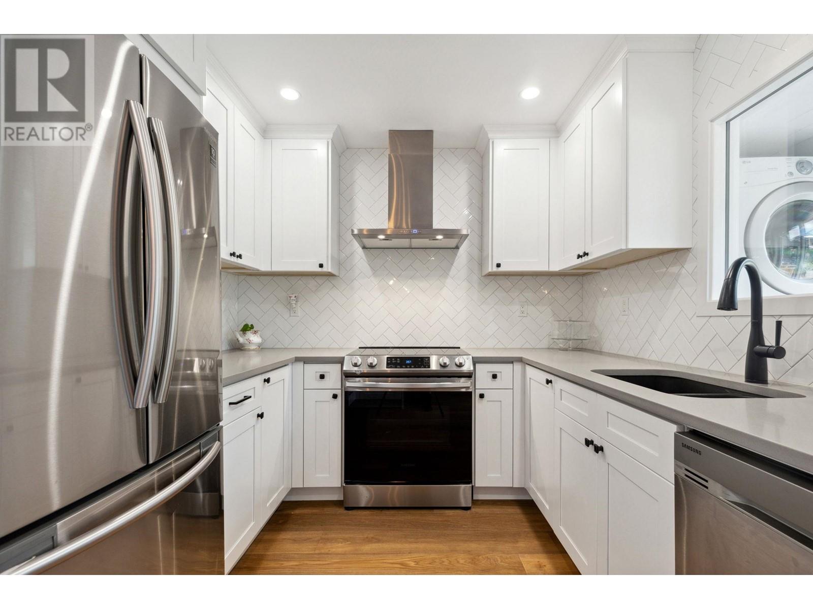 227 E Eighth Avenue, New Westminster, British Columbia  V3L 4K3 - Photo 13 - R2825506