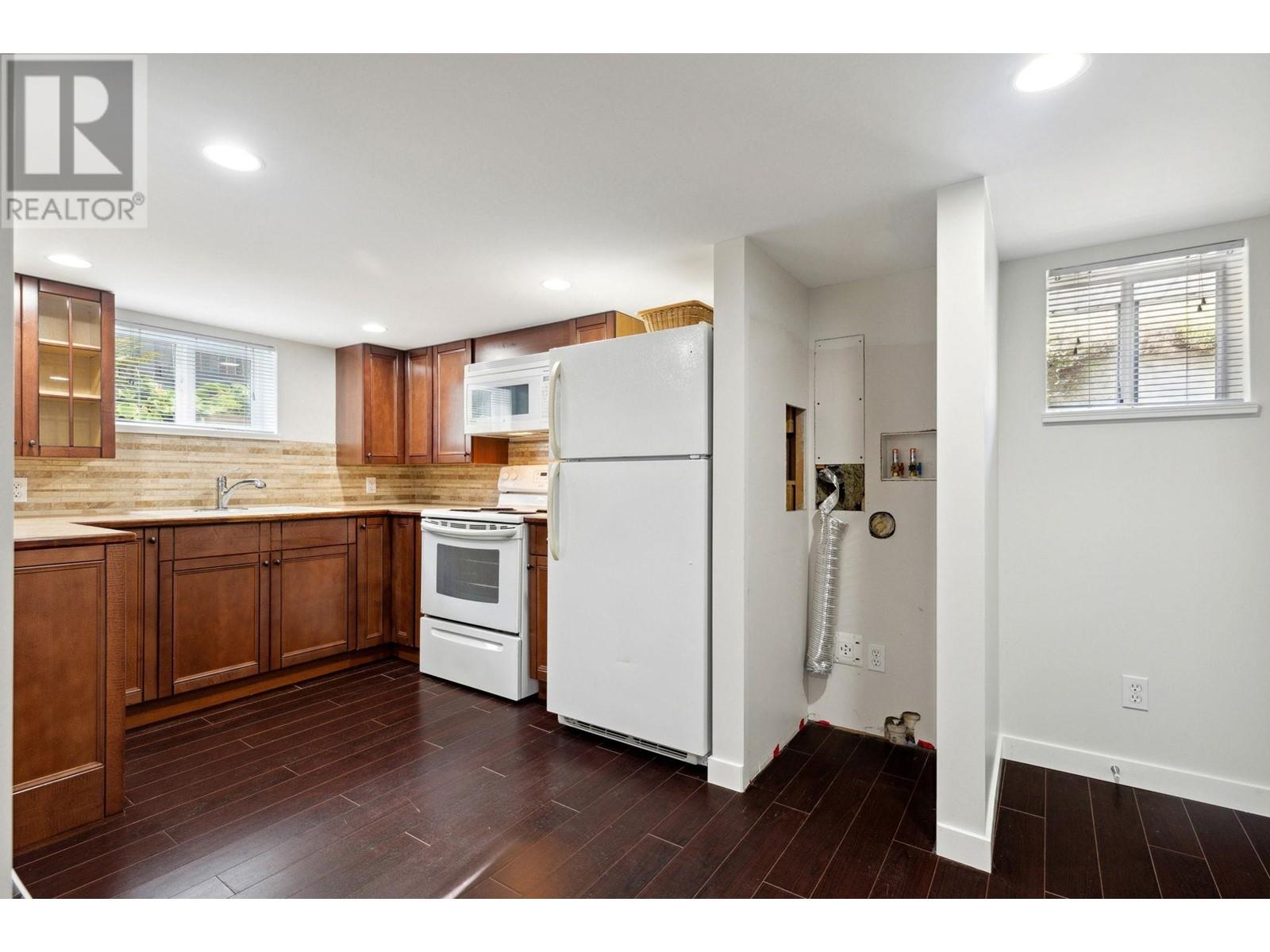 227 E Eighth Avenue, New Westminster, British Columbia  V3L 4K3 - Photo 24 - R2825506