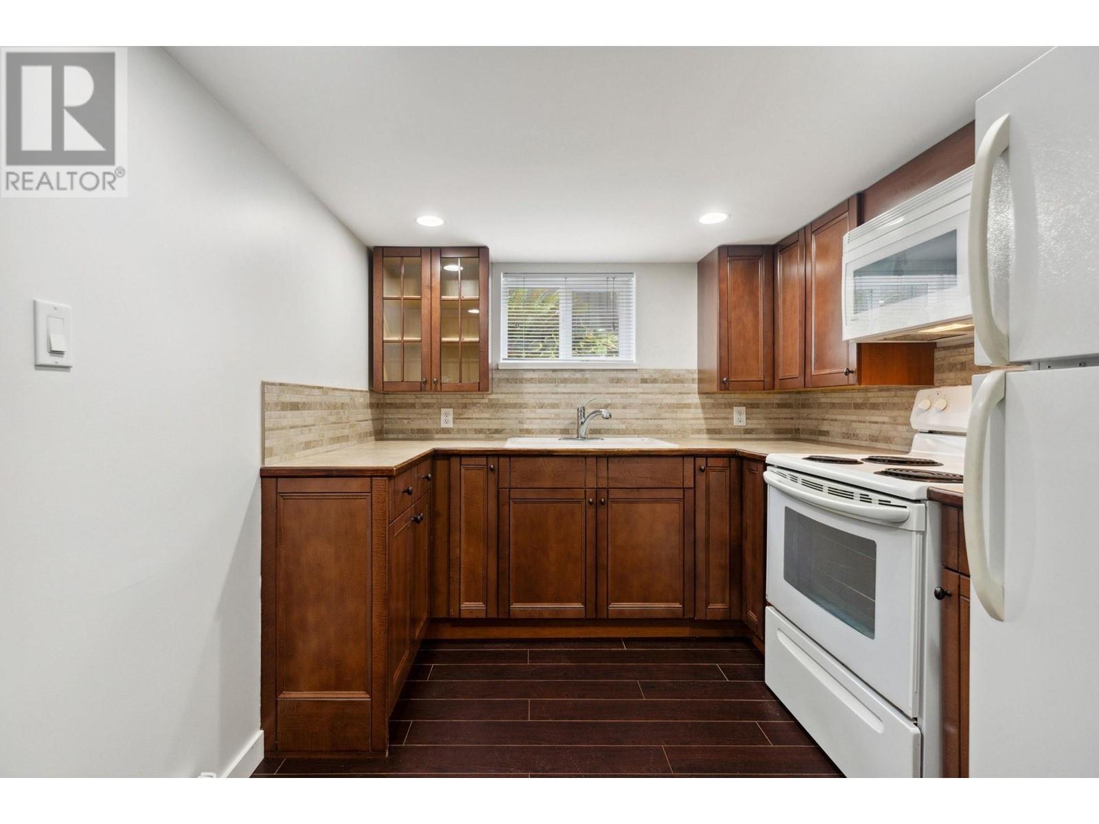 227 E Eighth Avenue, New Westminster, British Columbia  V3L 4K3 - Photo 25 - R2825506