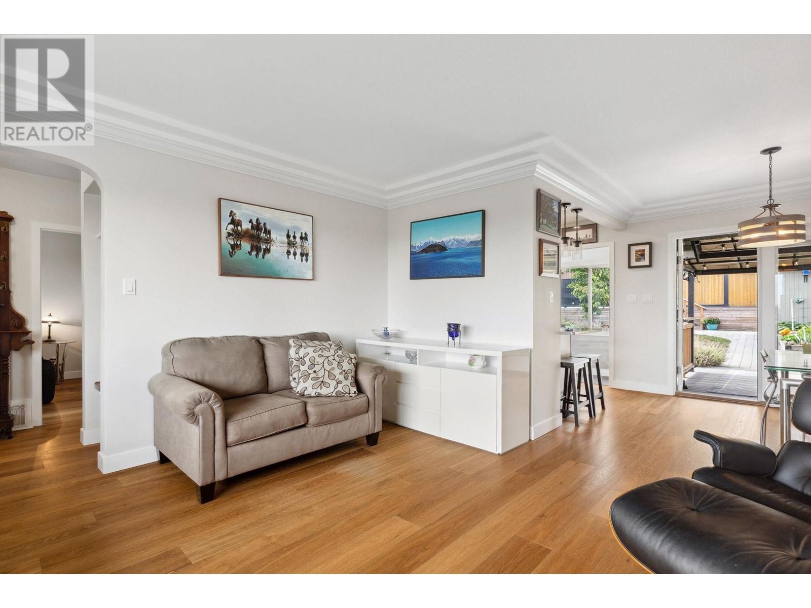 227 E Eighth Avenue, New Westminster, British Columbia  V3L 4K3 - Photo 6 - R2825506
