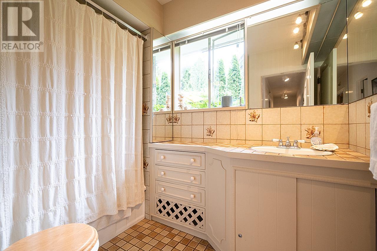 5075 Howe Sound Lane, West Vancouver, British Columbia  V7W 1L4 - Photo 22 - R2825452