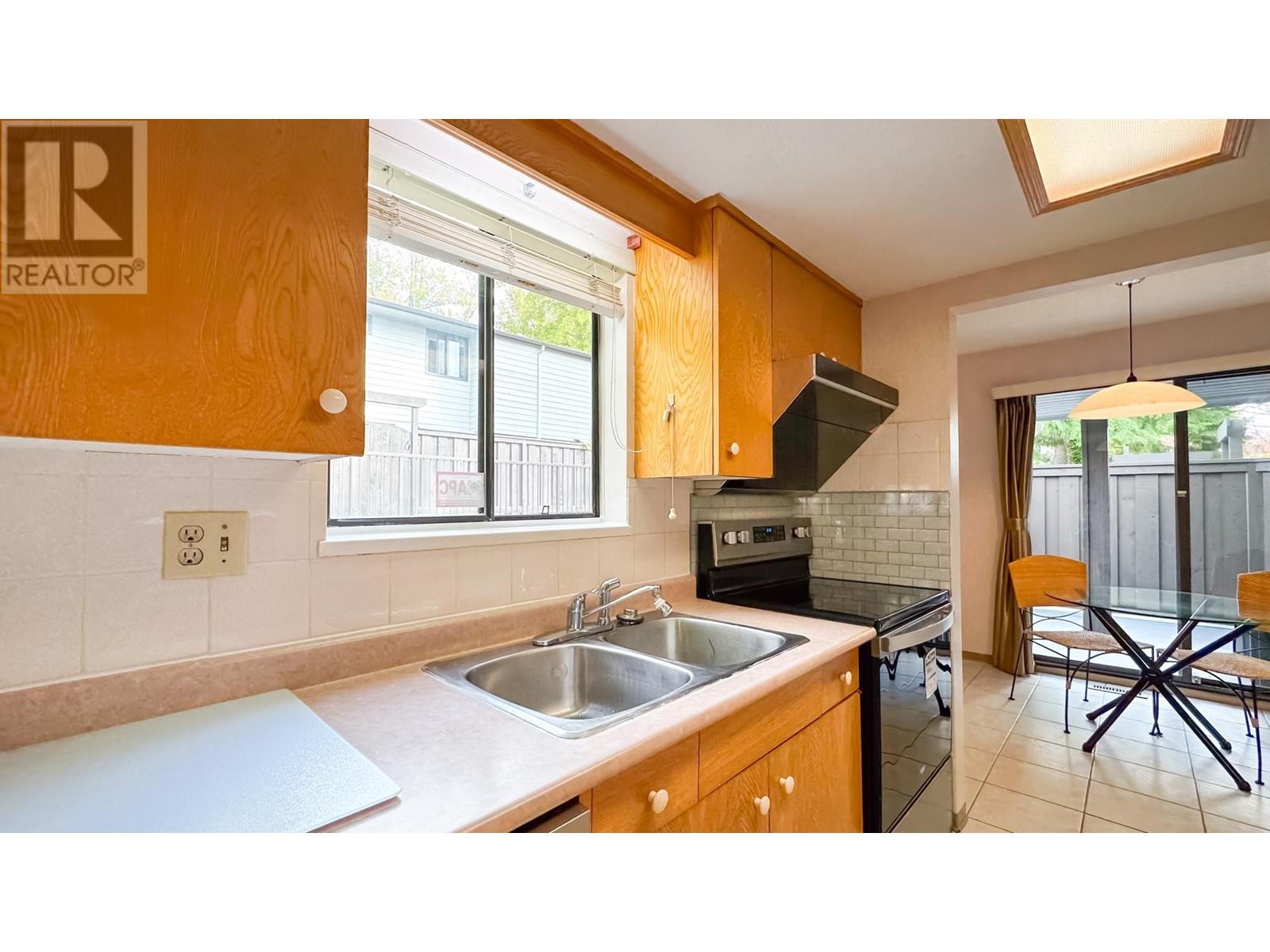 7 3370 Rosemont Drive, Vancouver, British Columbia  V5S 2C9 - Photo 9 - R2825349