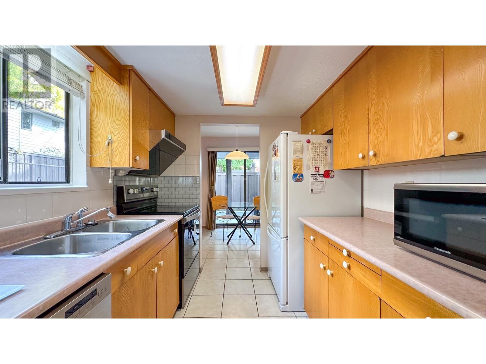 7 3370 Rosemont Drive, Vancouver, British Columbia  V5S 2C9 - Photo 8 - R2825349