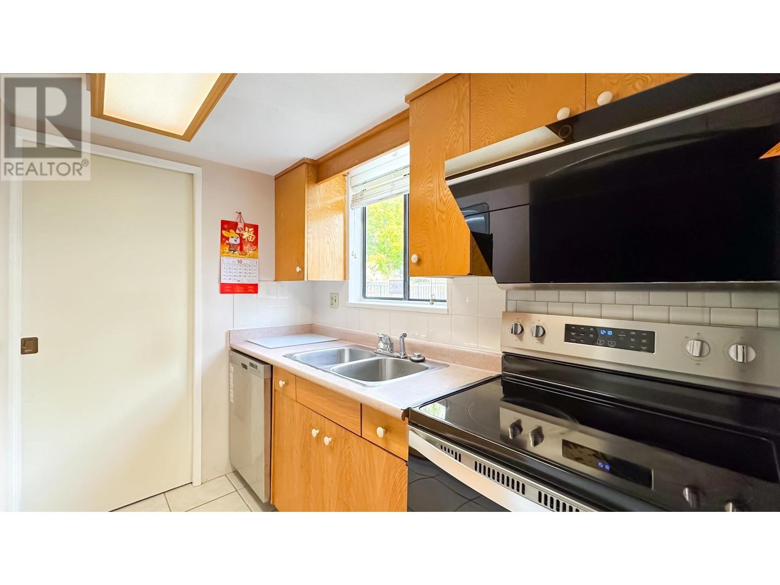 7 3370 Rosemont Drive, Vancouver, British Columbia  V5S 2C9 - Photo 10 - R2825349