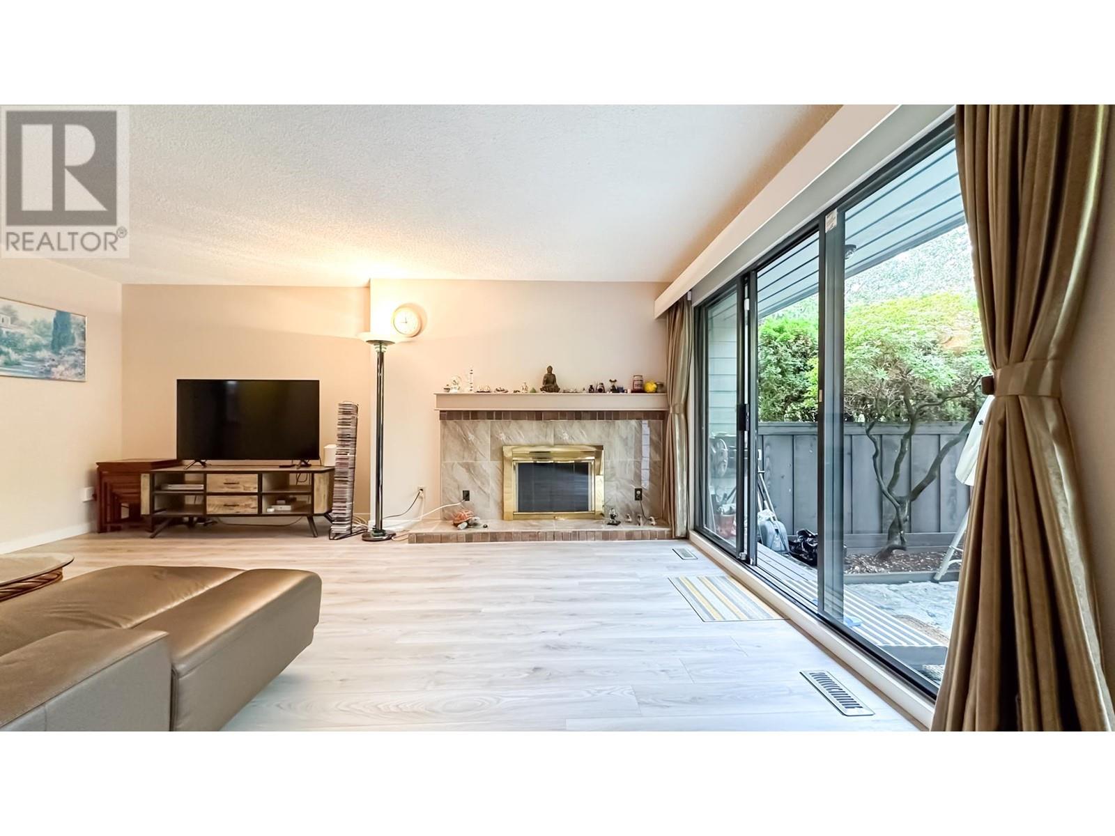 7 3370 Rosemont Drive, Vancouver, British Columbia  V5S 2C9 - Photo 3 - R2825349