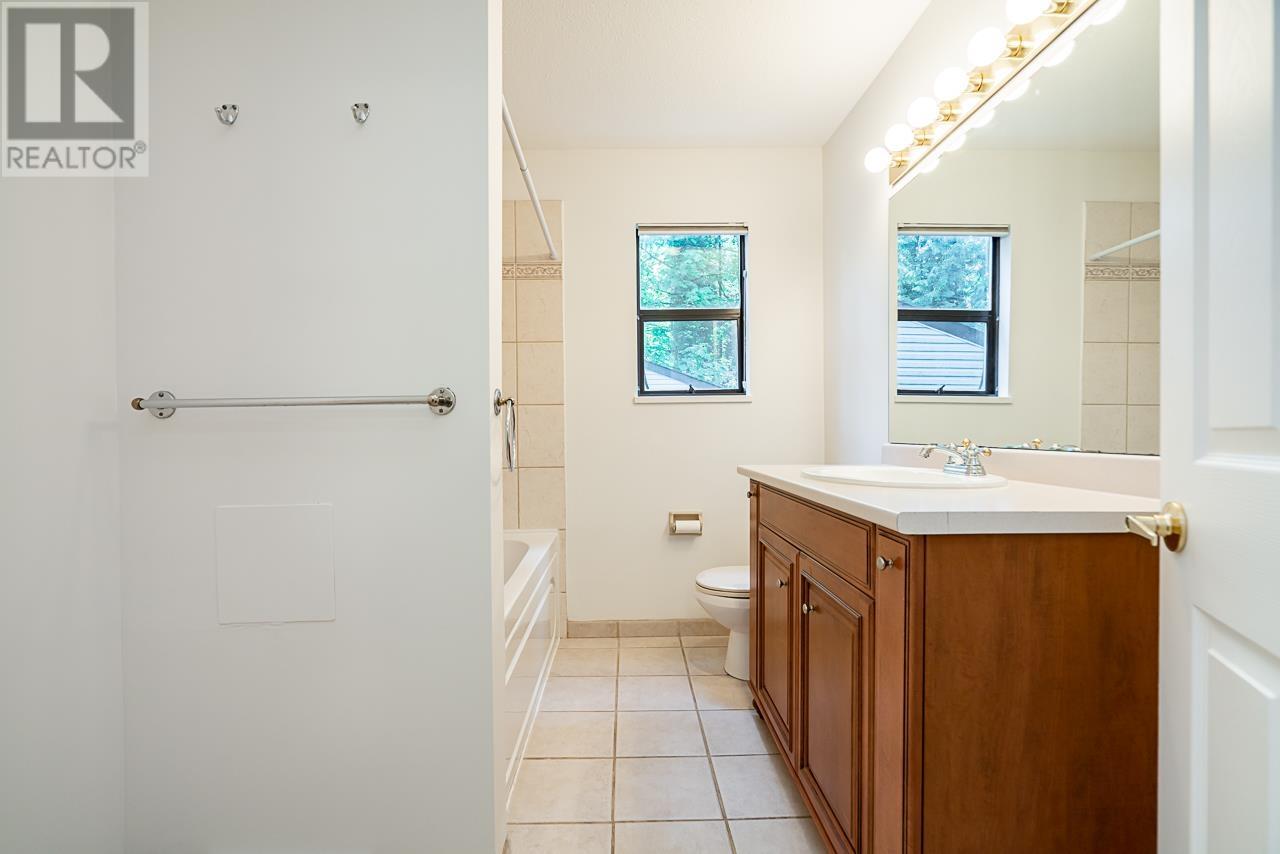 2212 Windridge Drive, North Vancouver, British Columbia  V7H 1B5 - Photo 24 - R2779353