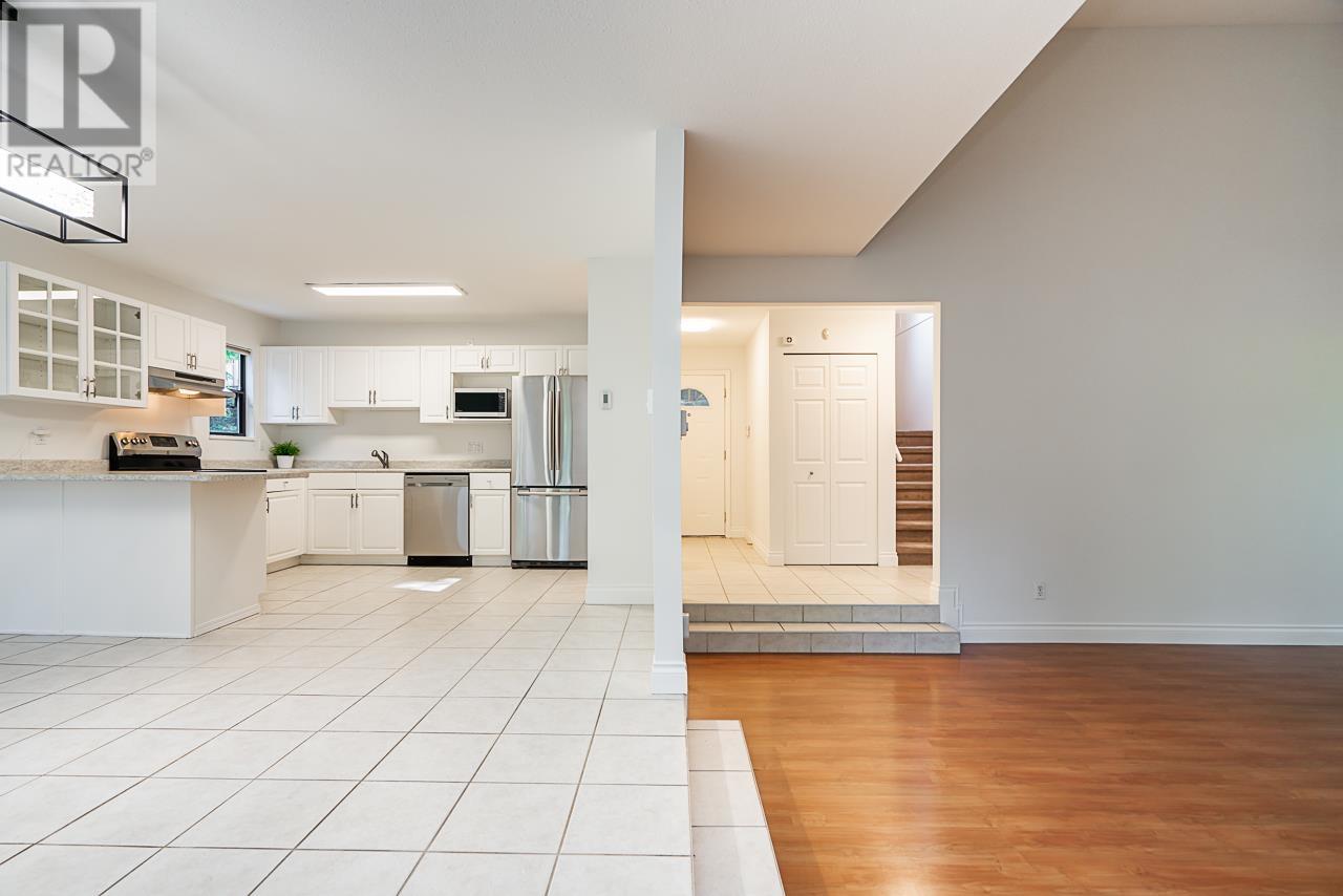2212 Windridge Drive, North Vancouver, British Columbia  V7H 1B5 - Photo 4 - R2779353