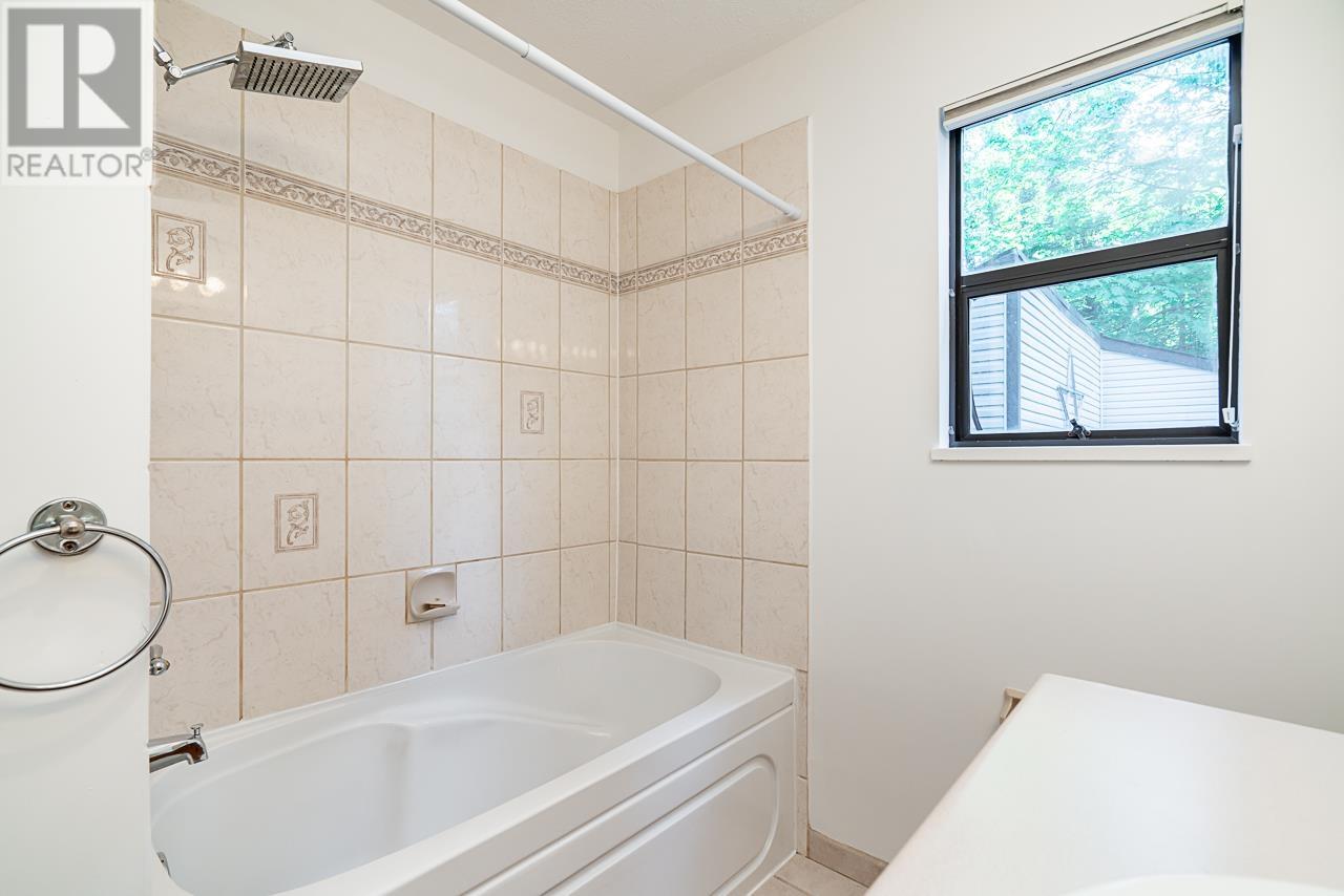 2212 Windridge Drive, North Vancouver, British Columbia  V7H 1B5 - Photo 25 - R2779353