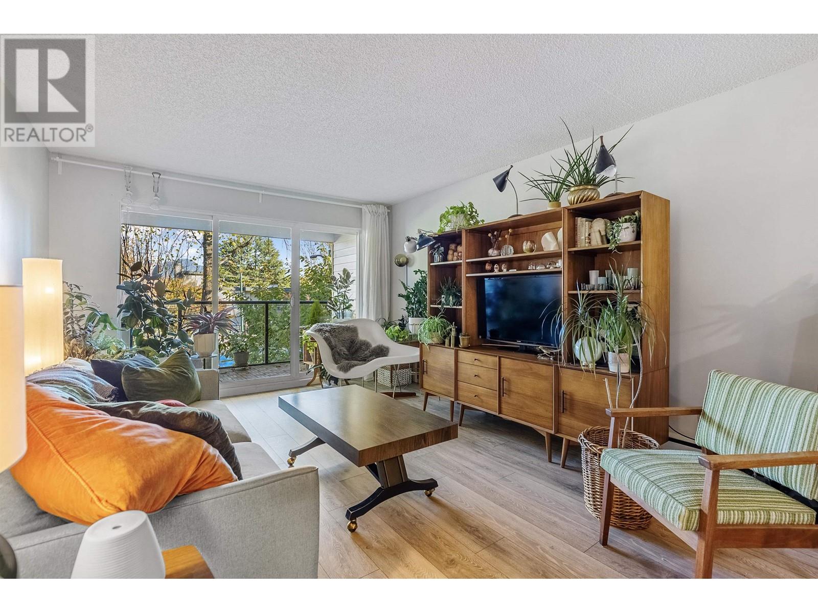 309 1440 E BROADWAY, vancouver, British Columbia