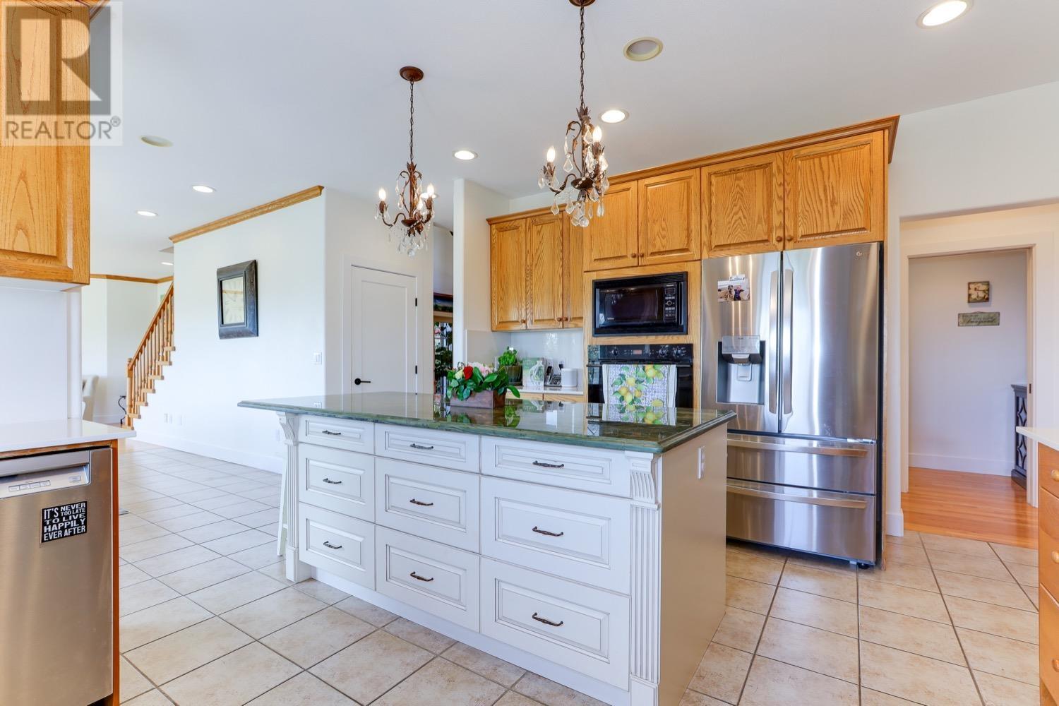 2550 Palisade Crescent, Port Coquitlam, British Columbia  V3C 6B2 - Photo 6 - R2825533
