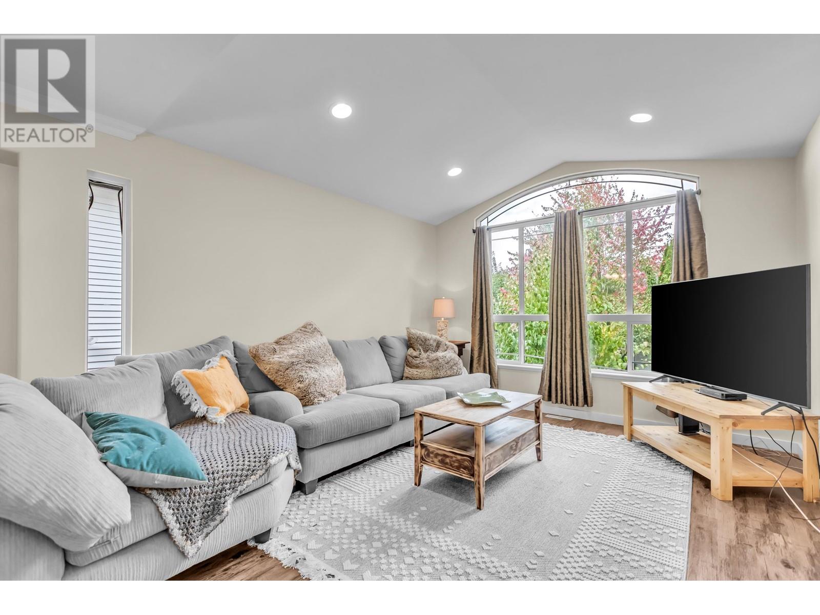 24038 109a Avenue, Maple Ridge, British Columbia  V2W 1Z4 - Photo 4 - R2825586