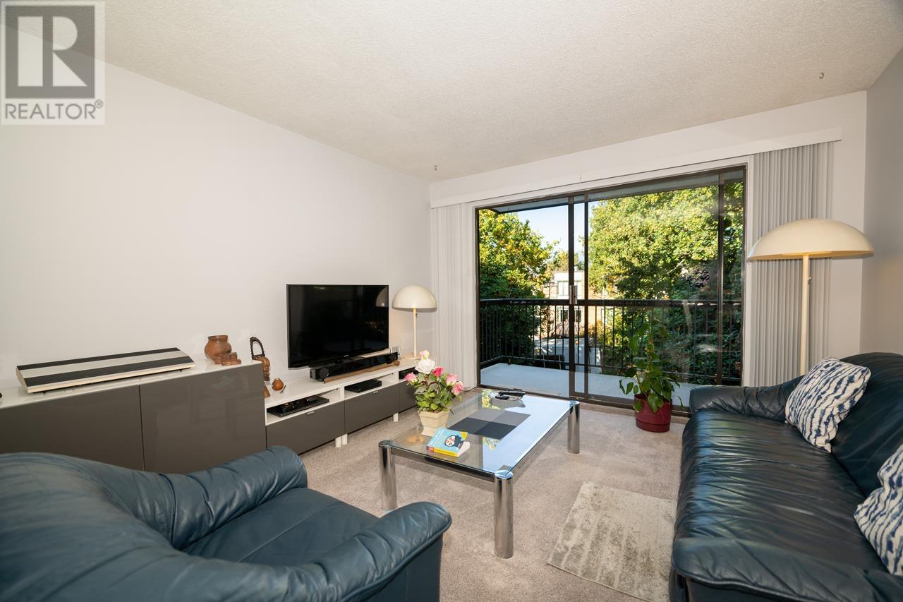 212 2320 Trinity Street, Vancouver, British Columbia  V5L 4W7 - Photo 3 - R2825574