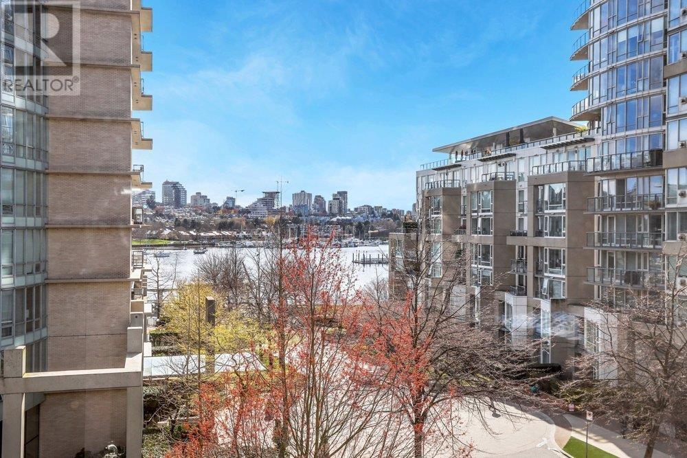 601 1288 MARINASIDE CRESCENT, vancouver, British Columbia