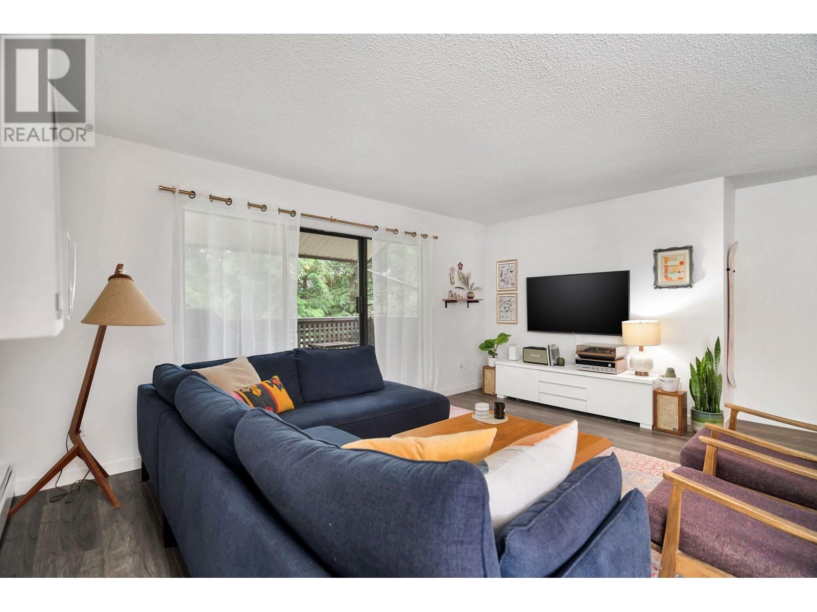 403 423 Agnes Street, New Westminster, British Columbia  V3L 1G2 - Photo 2 - R2825463