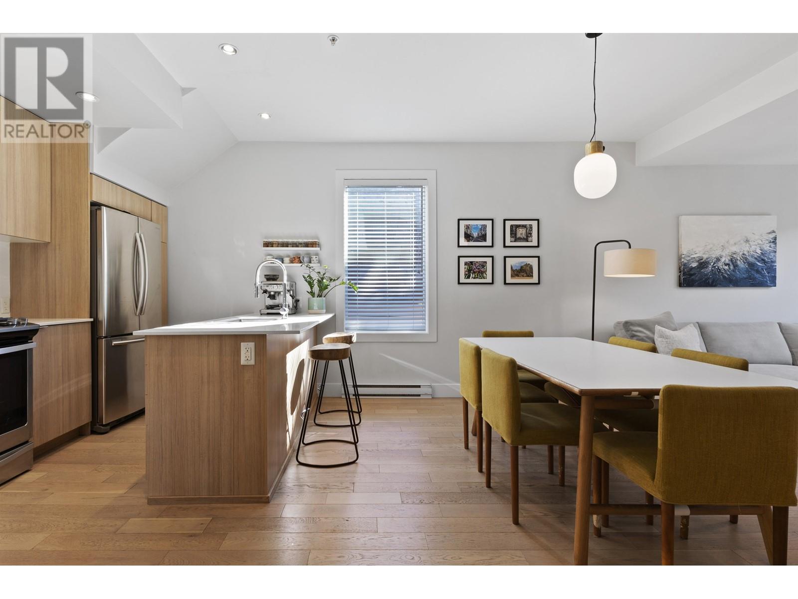 547 E 16th Avenue, Vancouver, British Columbia  V5T 2V1 - Photo 2 - R2825490