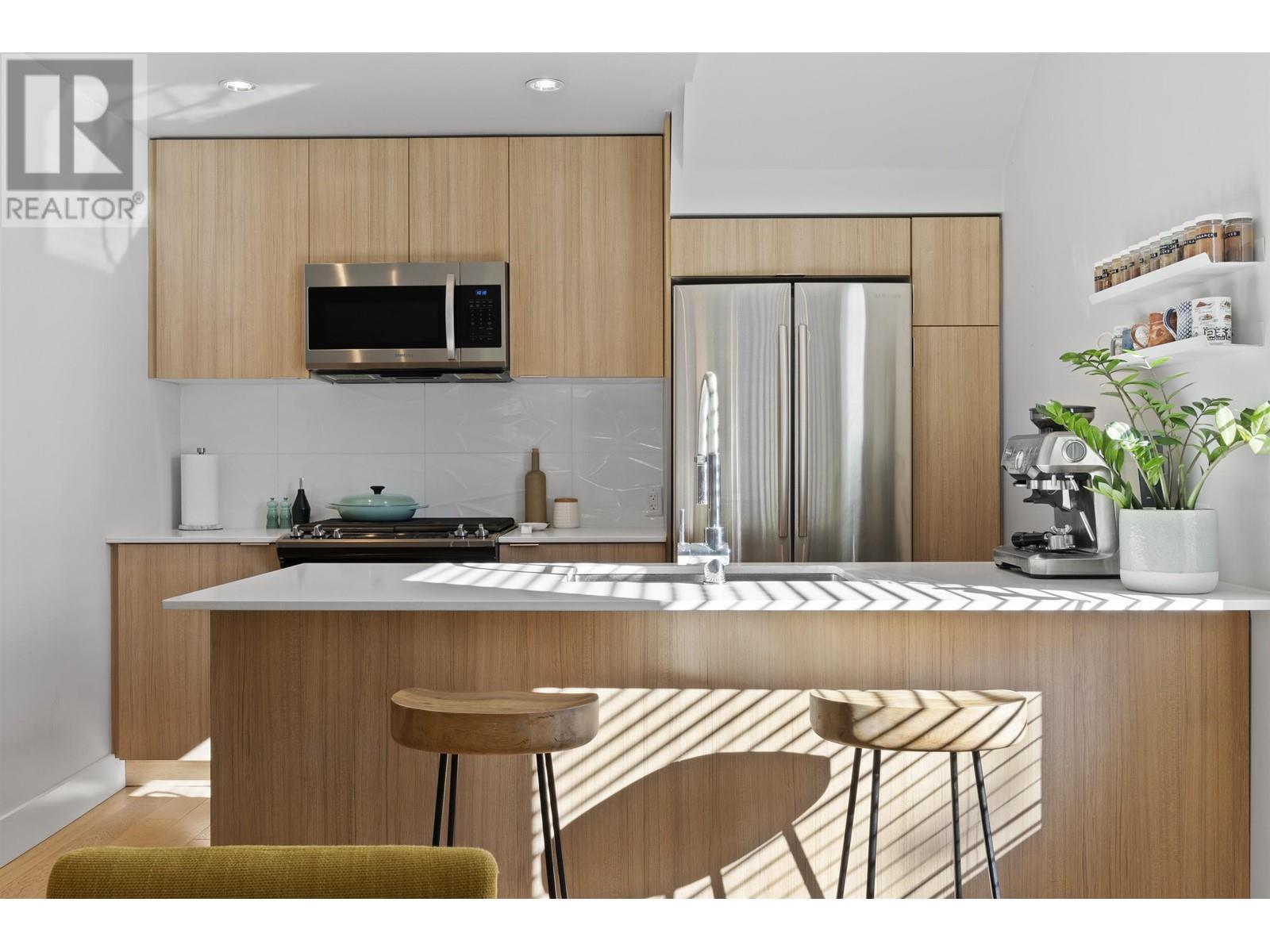 547 E 16TH AVENUE, vancouver, British Columbia