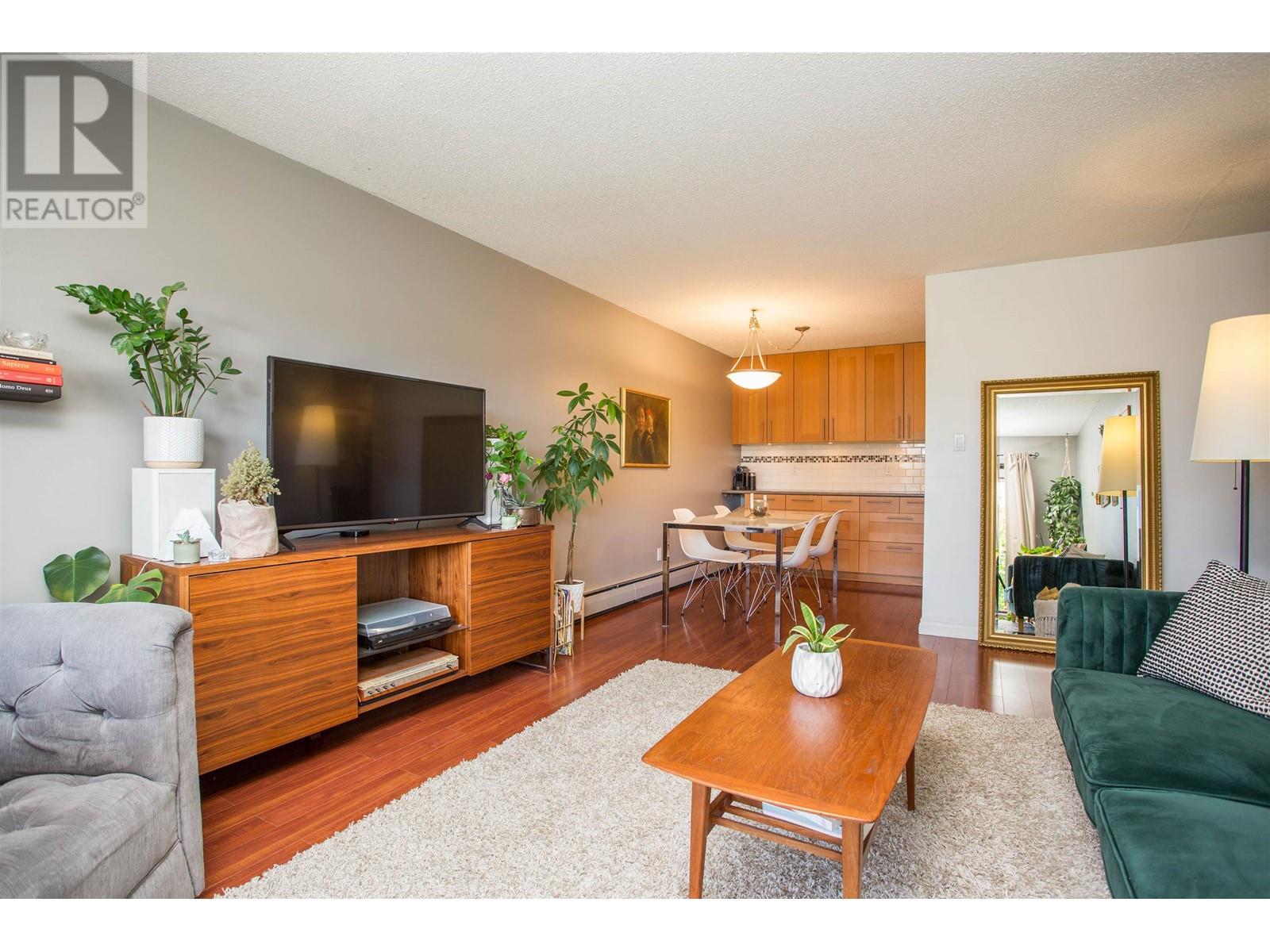 309 131 W 4th Street, North Vancouver, British Columbia  V7M 3C8 - Photo 5 - R2821909