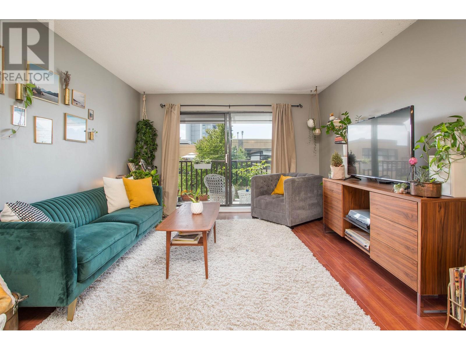 309 131 W 4th Street, North Vancouver, British Columbia  V7M 3C8 - Photo 3 - R2821909