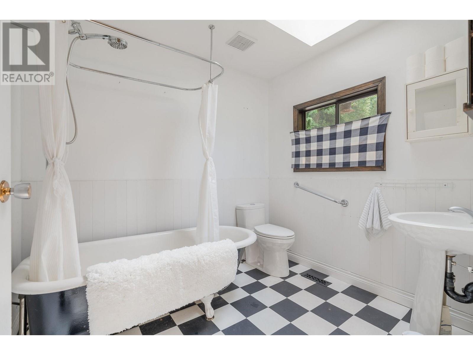 1558 Mount Gardner Road, Bowen Island, British Columbia  V0N 1G2 - Photo 22 - R2813825