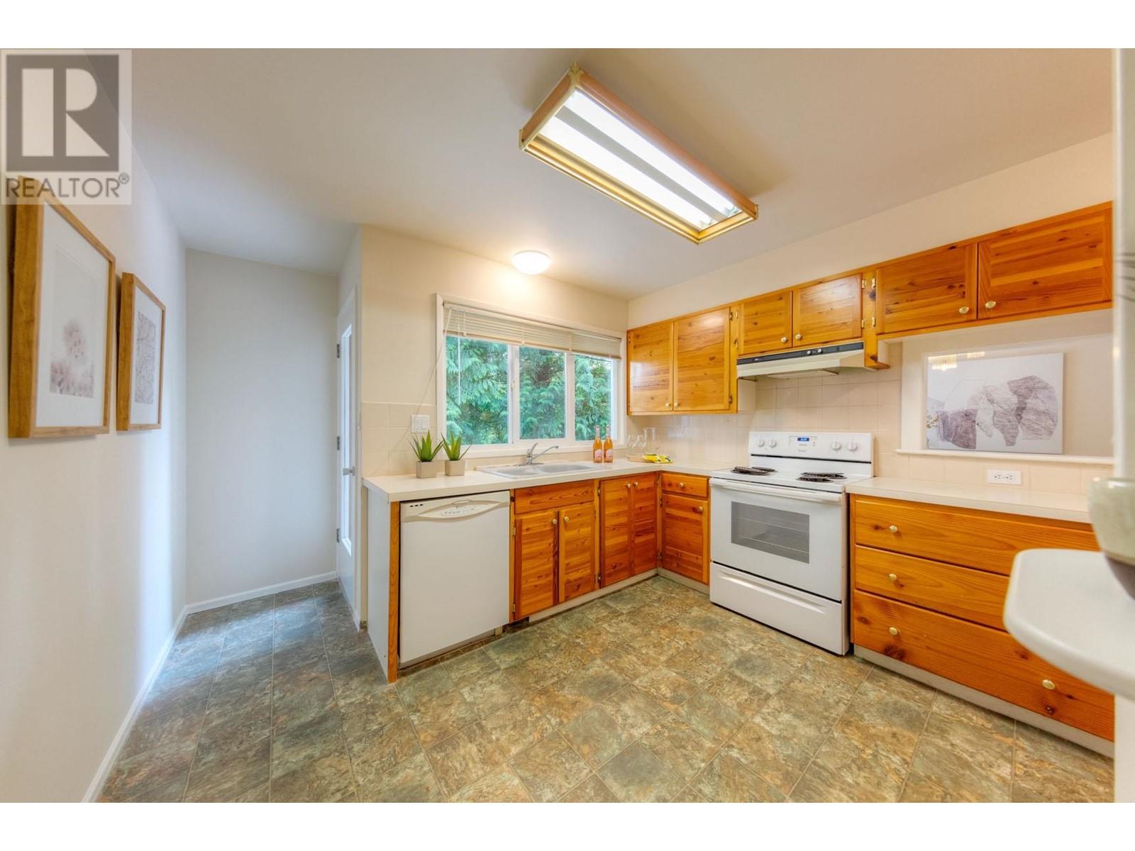 5650 Westport Road, West Vancouver, British Columbia  V7W 1V1 - Photo 13 - R2814869