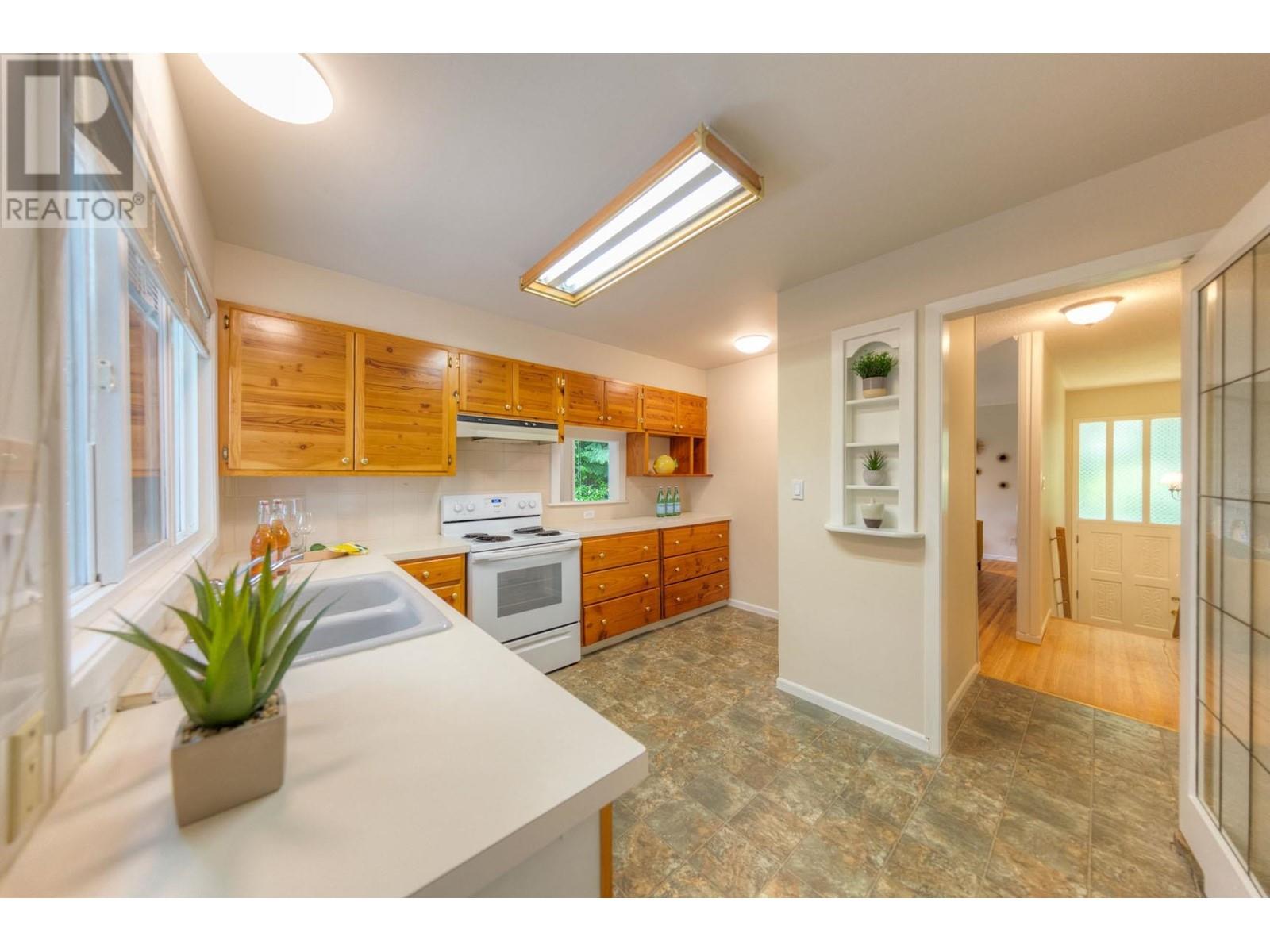 5650 Westport Road, West Vancouver, British Columbia  V7W 1V1 - Photo 12 - R2814869