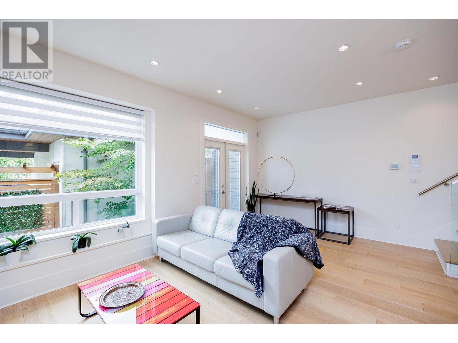 228 E 12th Street, North Vancouver, British Columbia  V7L 2J6 - Photo 12 - R2817542