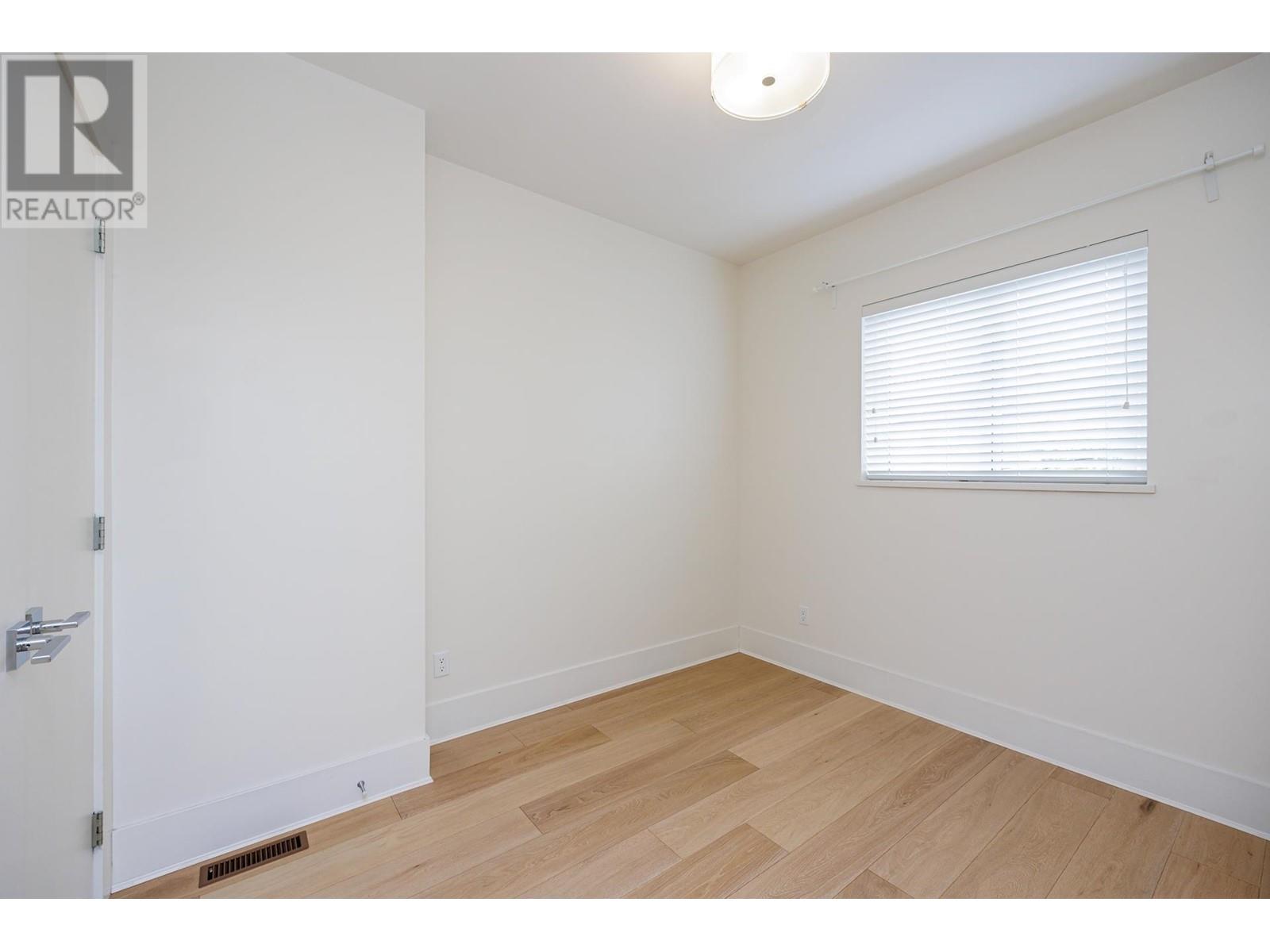 228 E 12th Street, North Vancouver, British Columbia  V7L 2J6 - Photo 36 - R2817542