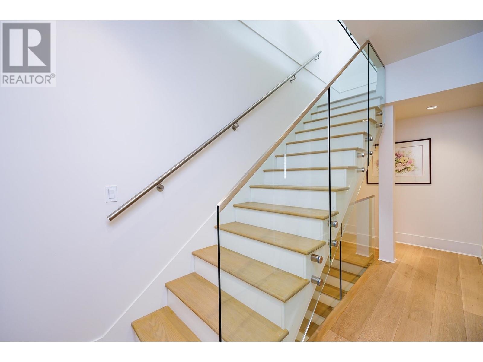 228 E 12th Street, North Vancouver, British Columbia  V7L 2J6 - Photo 13 - R2817542