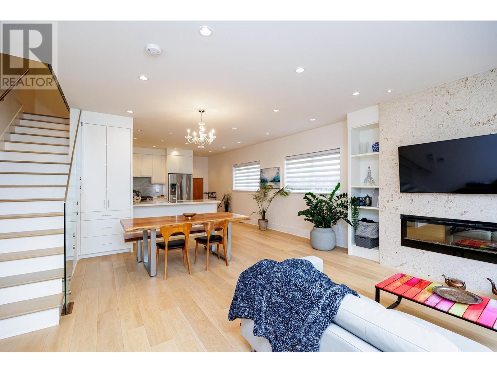 228 E 12TH STREET, north vancouver, British Columbia